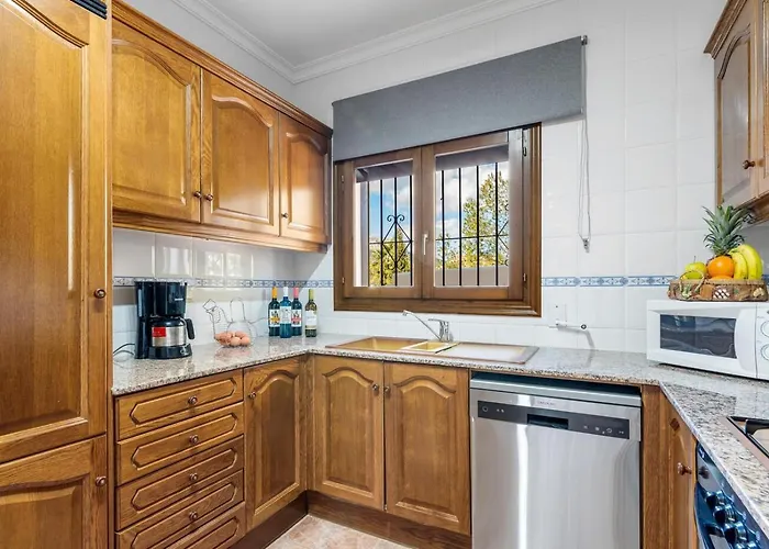 Azur - Plusholidays * Casas de Torrat