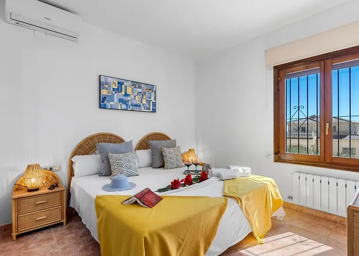 Azur - Plusholidays Casas de Torrat